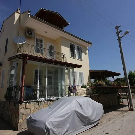Fethiye'de Merkezi Konumda Ikiz Vila